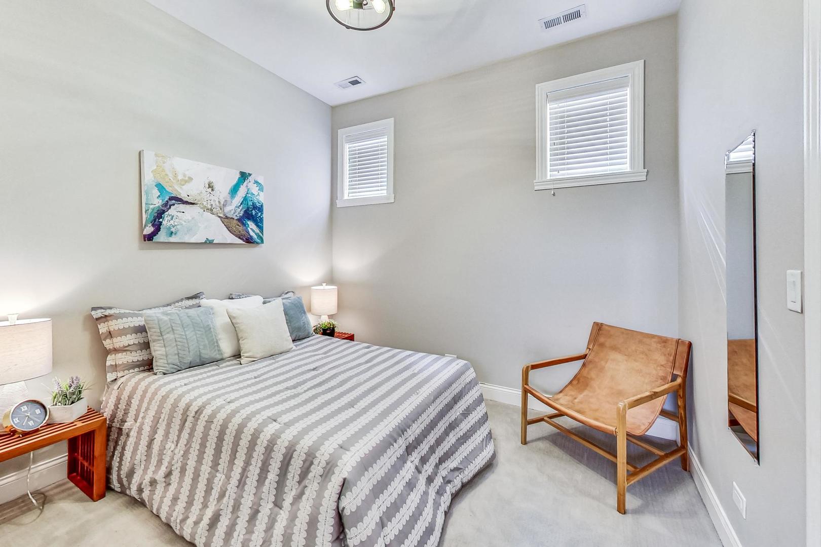 1911 W Crystal Street Unit: 1