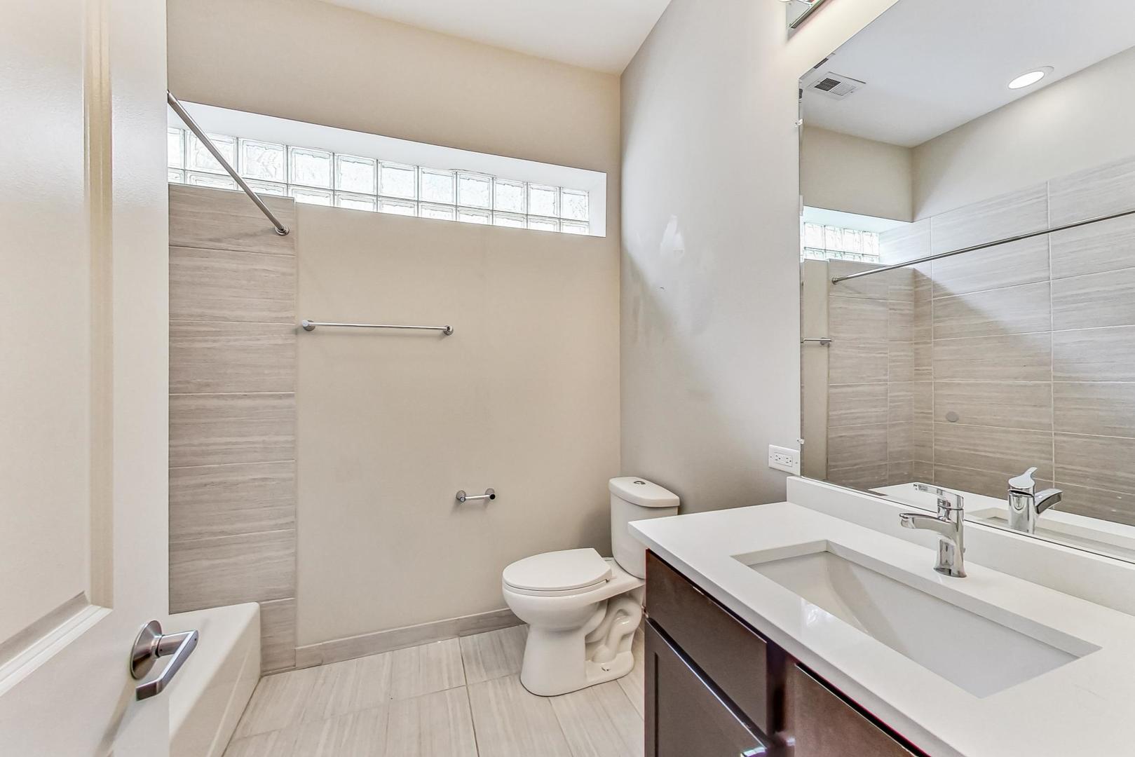 1911 W Crystal Street Unit: 1