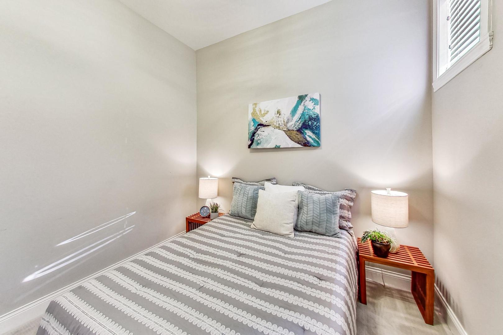 1911 W Crystal Street Unit: 1