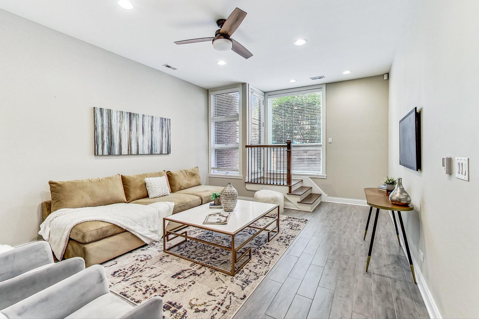 1911 W Crystal Street Unit: 1