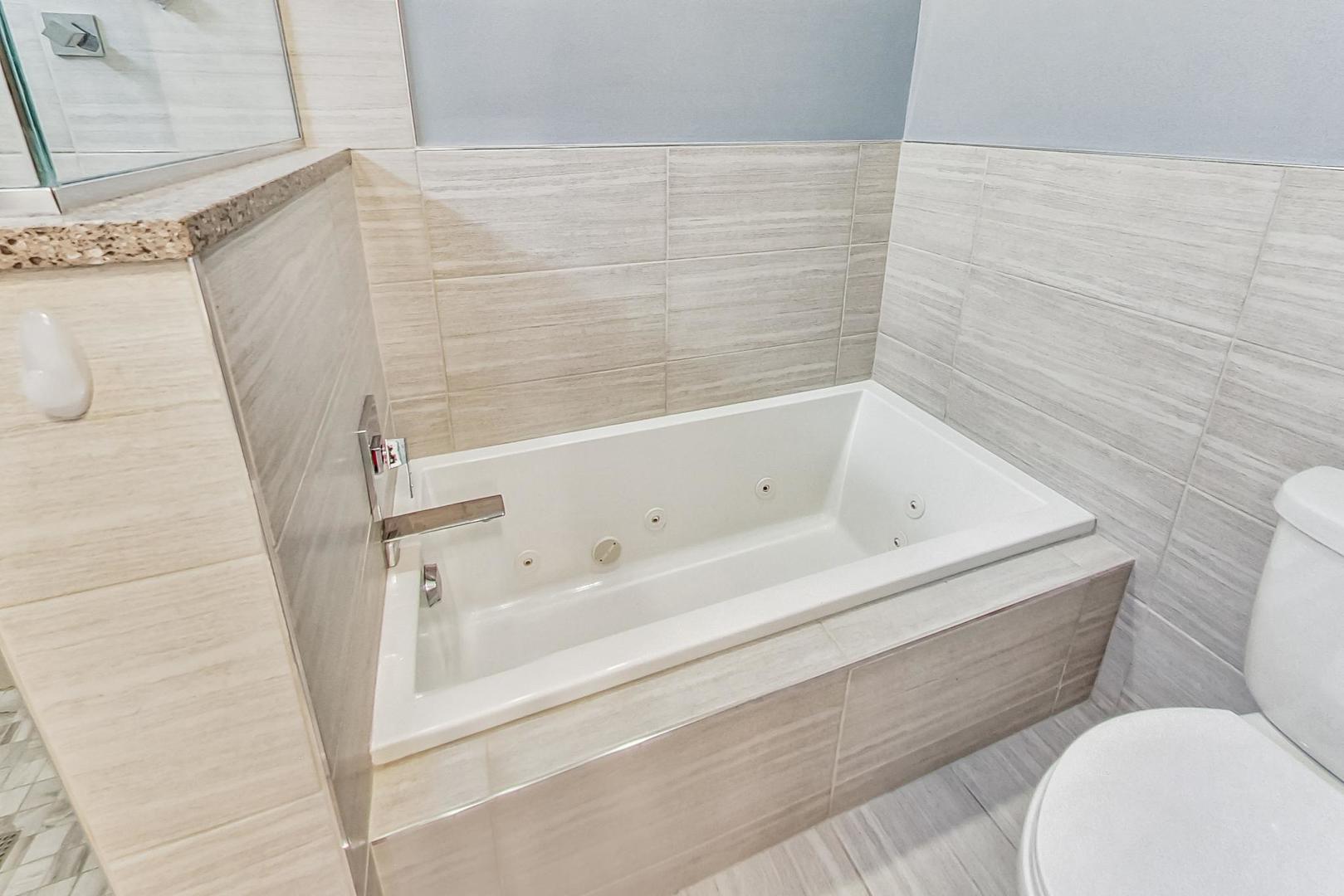 1911 W Crystal Street Unit: 1