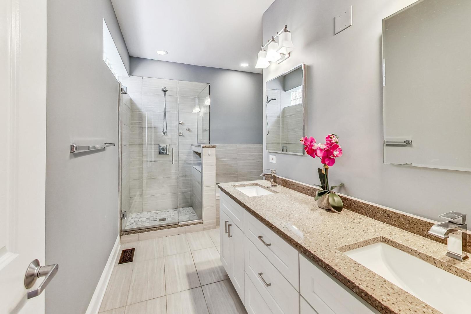 1911 W Crystal Street Unit: 1