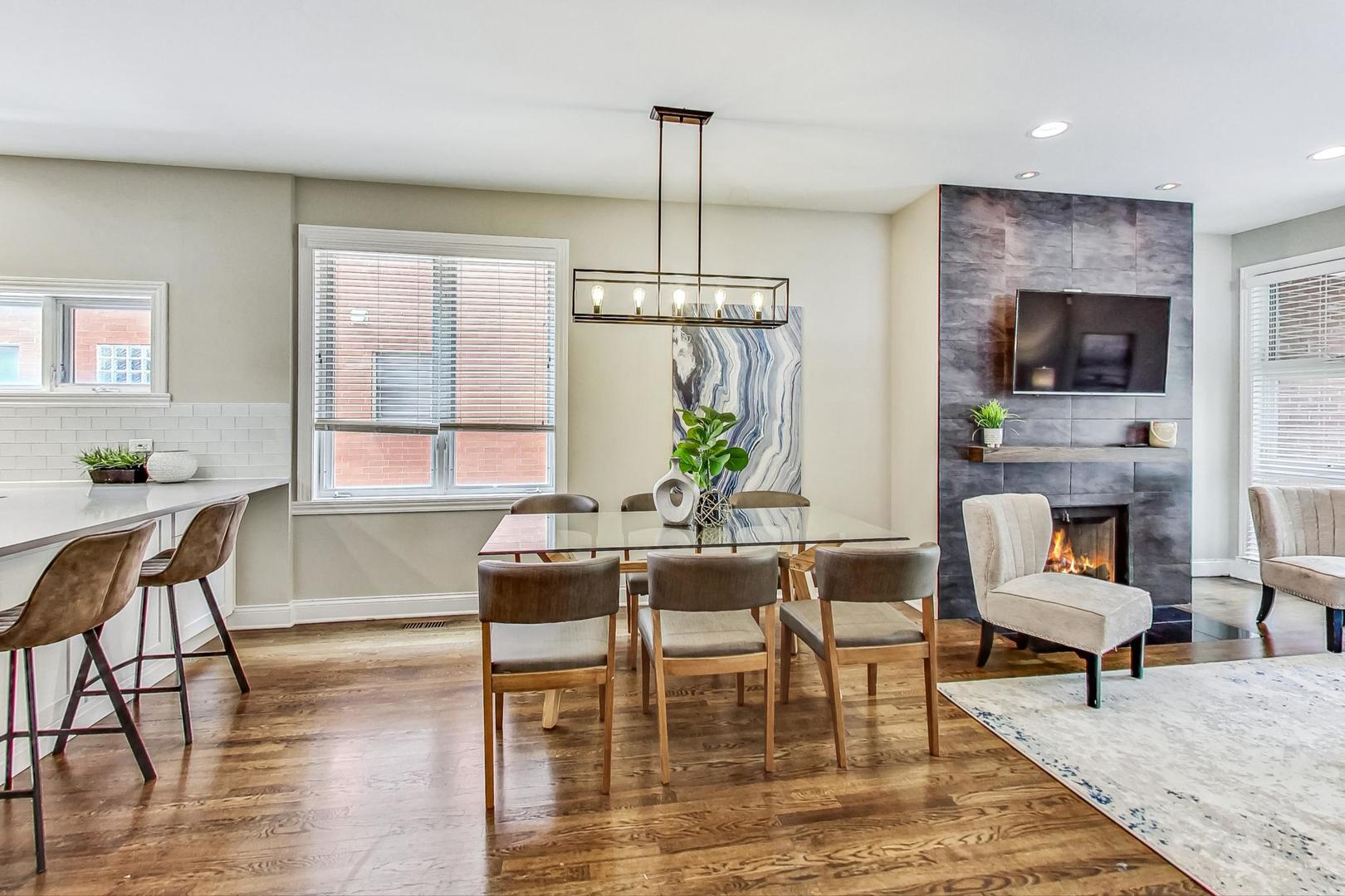 1911 W Crystal Street Unit: 1