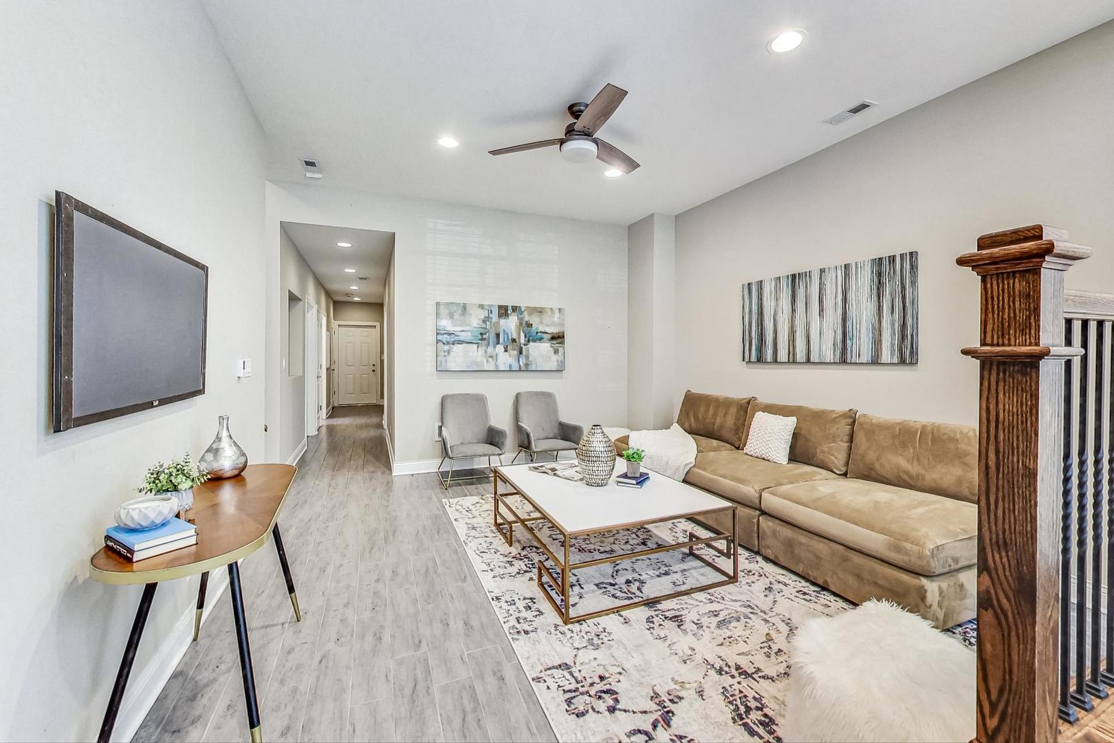 1911 W Crystal Street Unit: 1