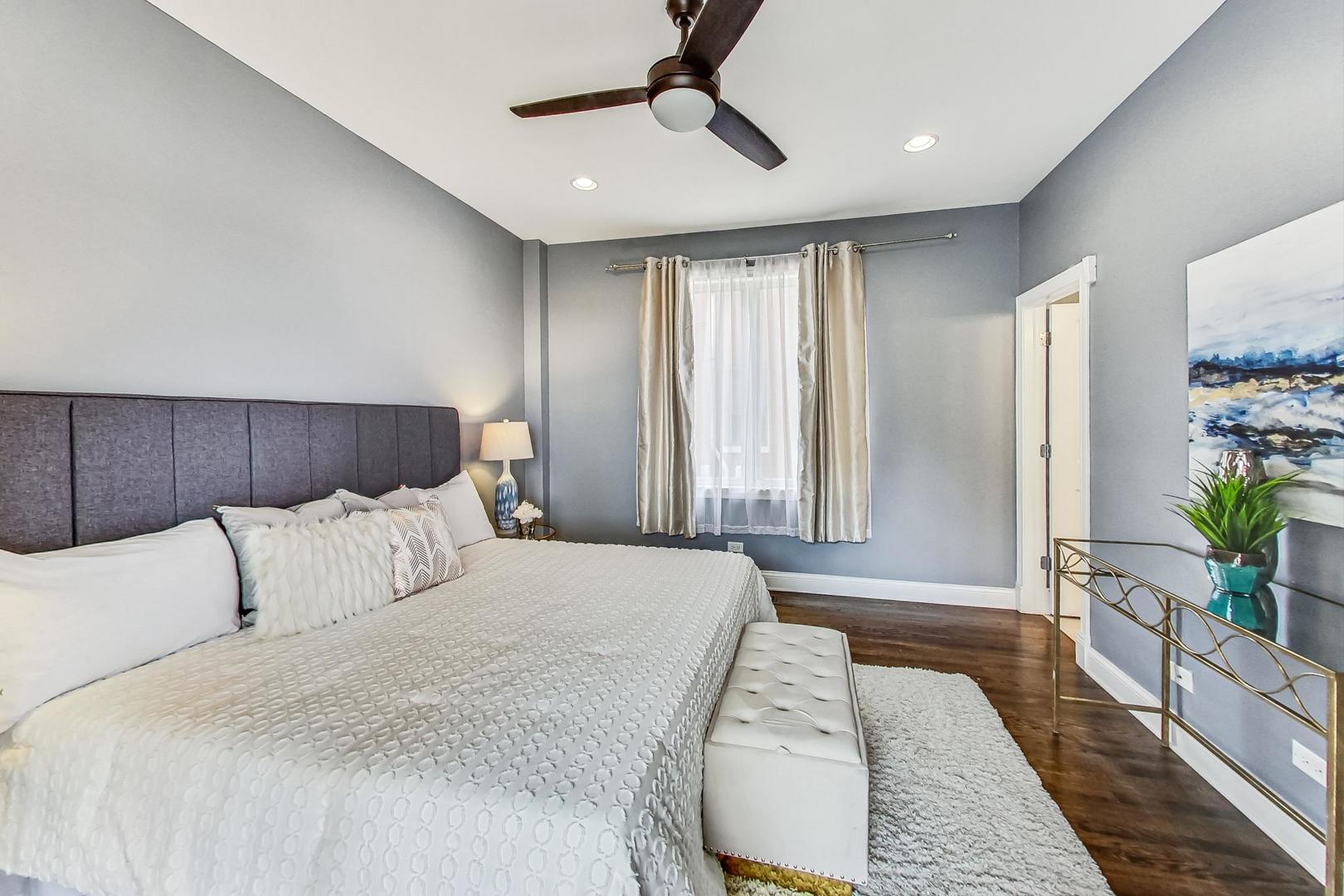1911 W Crystal Street Unit: 1