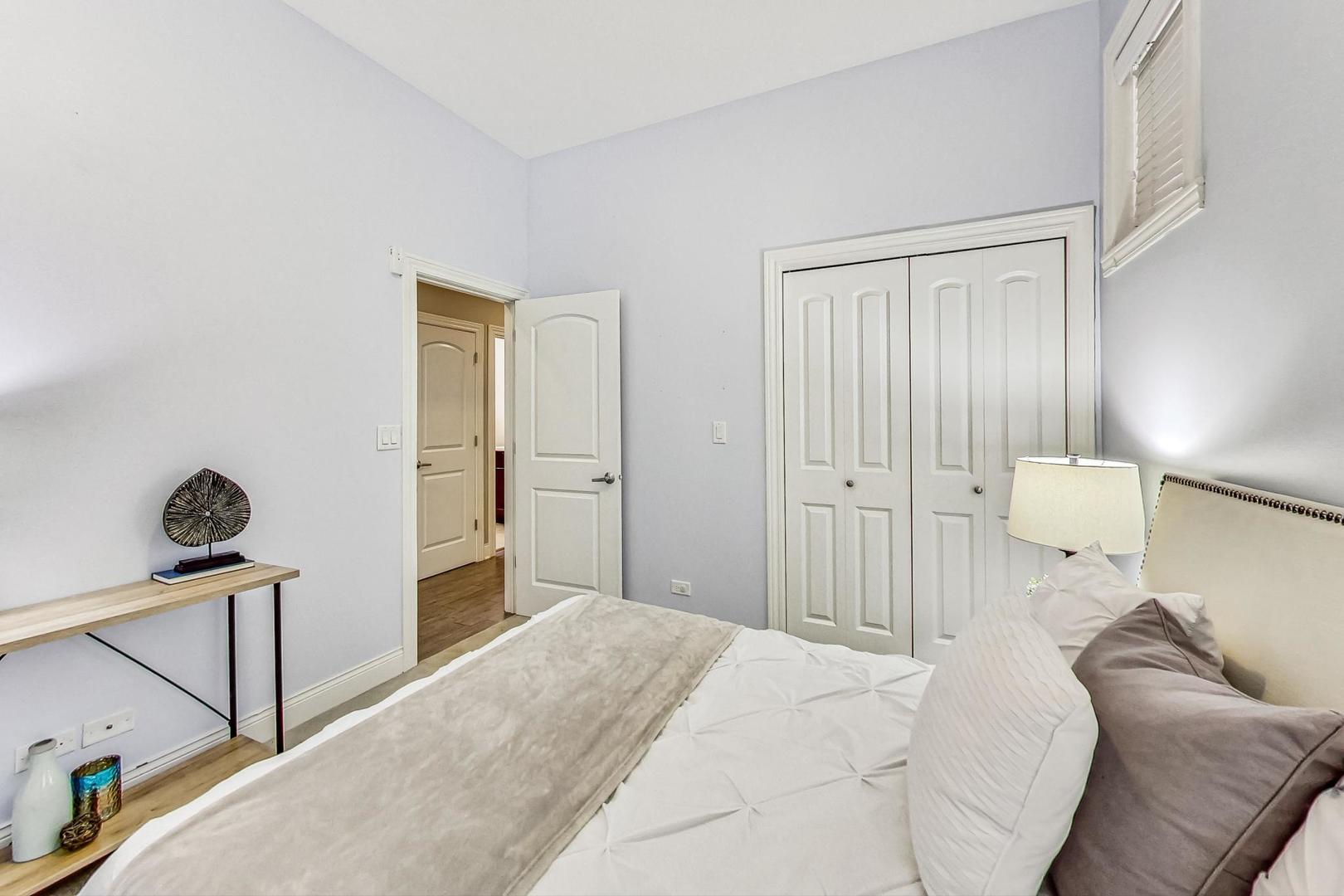 1911 W Crystal Street Unit: 1