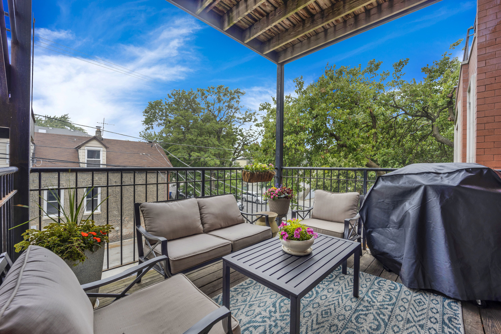 2202 W Huron Street Unit: 2