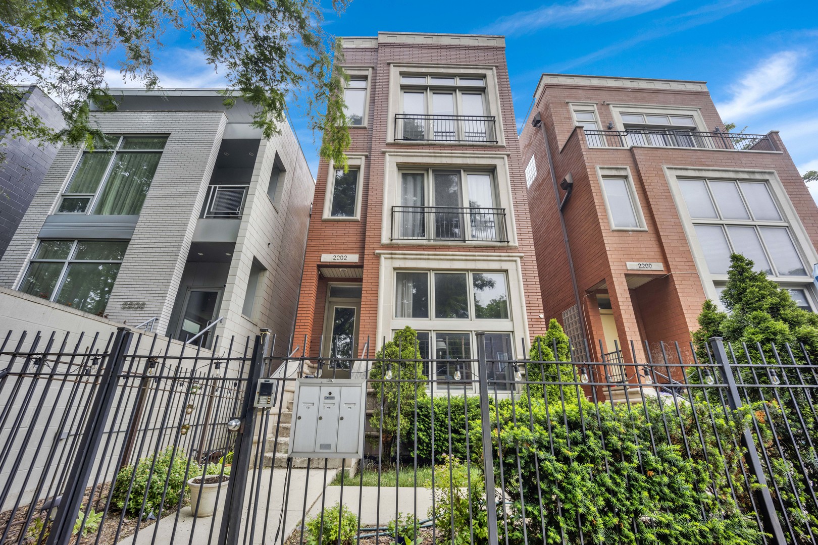 2202 W Huron Street Unit: 2