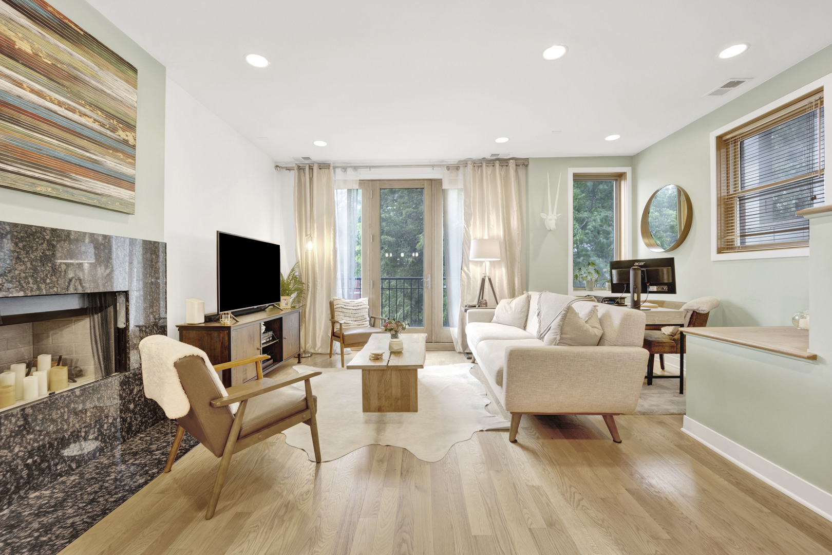 2202 W Huron Street Unit: 2