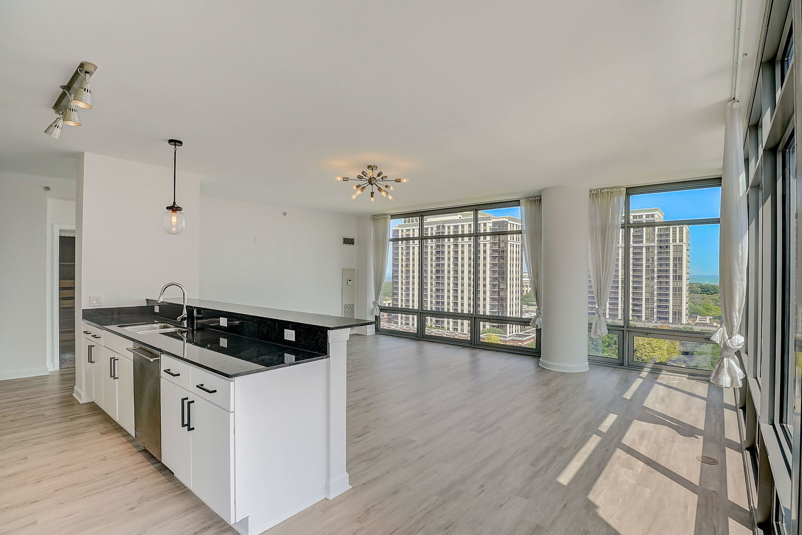 100 E 14th Street Unit: 1105