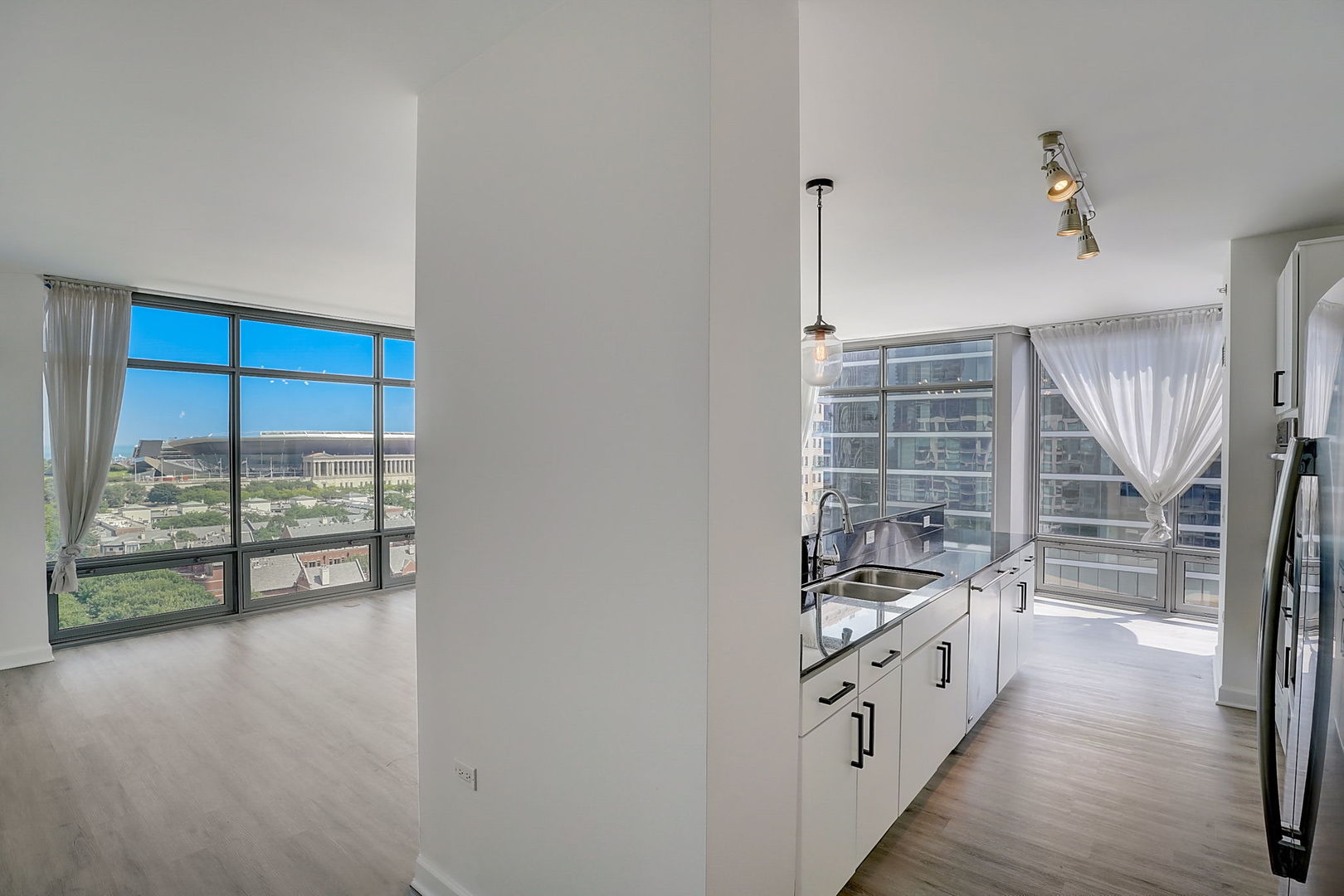 100 E 14th Street Unit: 1105