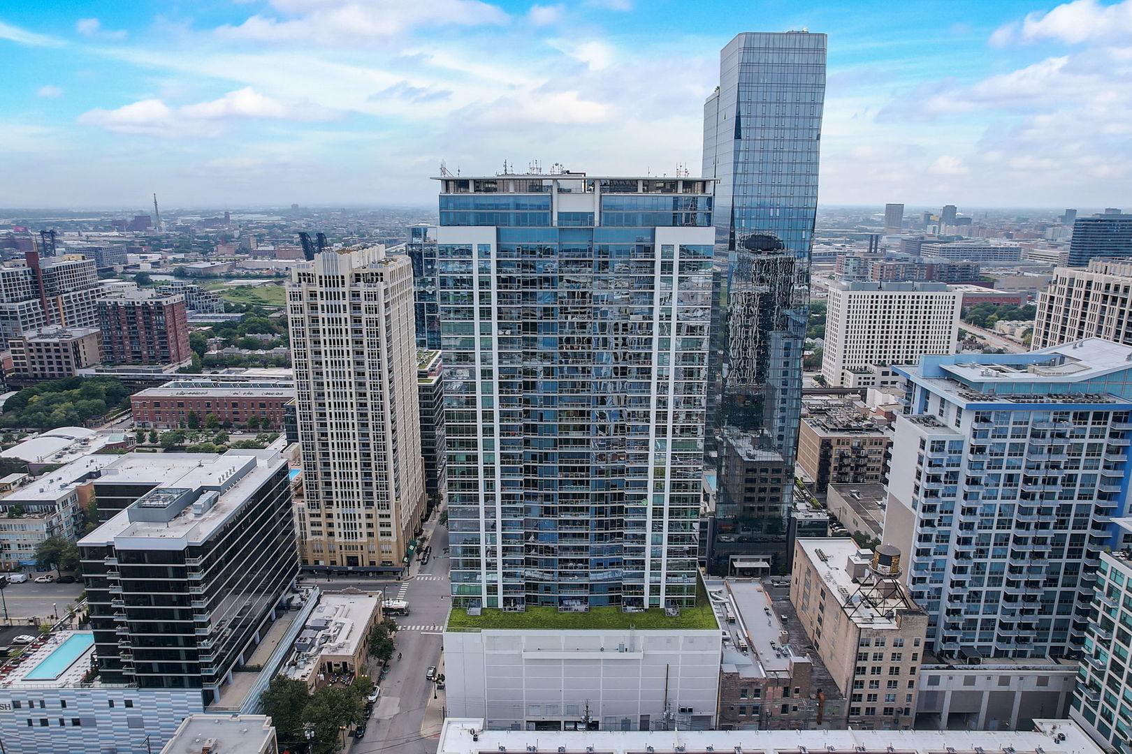 100 E 14th Street Unit: 1105