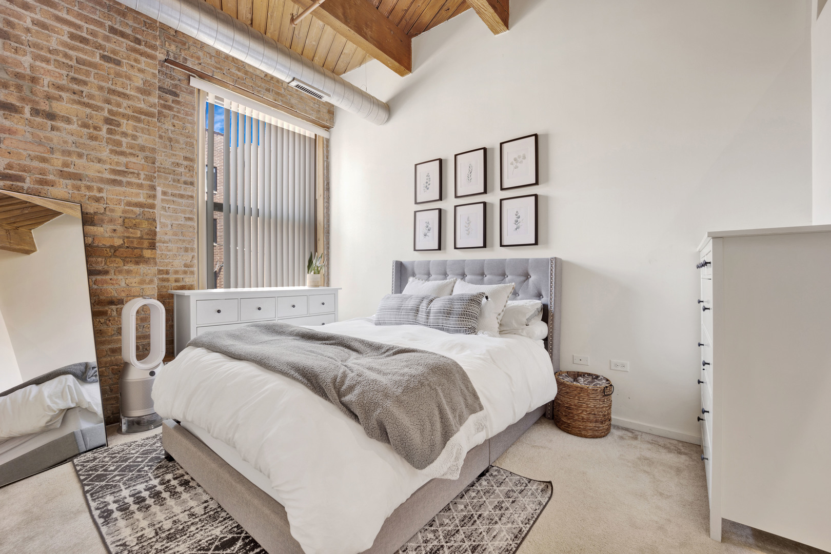 1040 W Adams Street Unit: 258