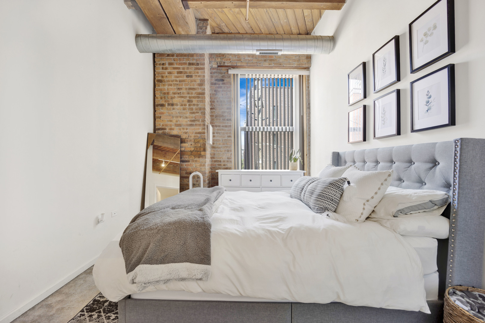 1040 W Adams Street Unit: 258