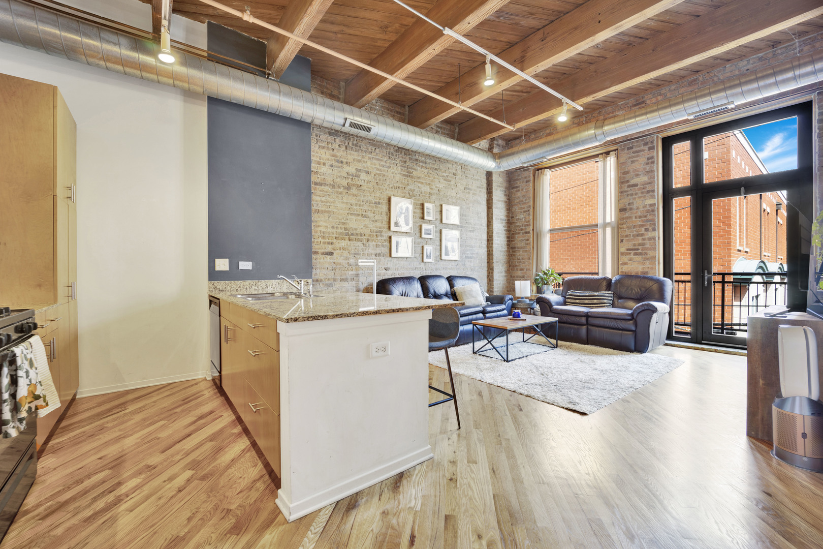 1040 W Adams Street Unit: 258