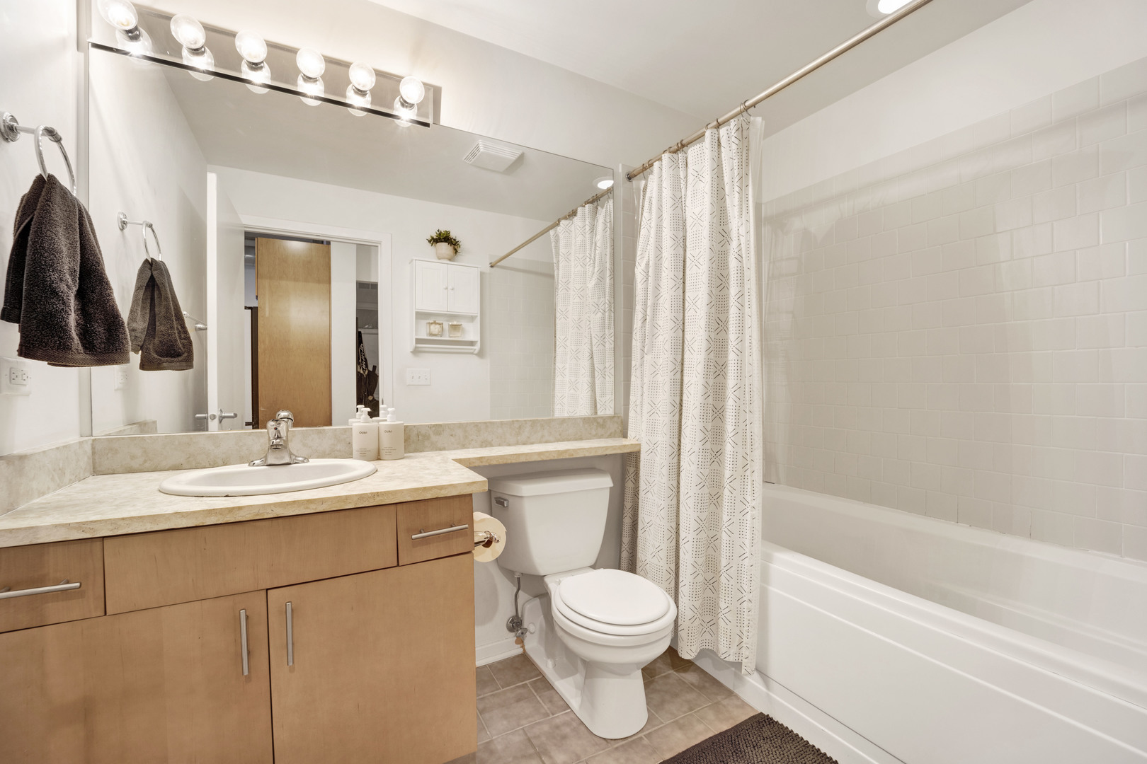 1040 W Adams Street Unit: 258