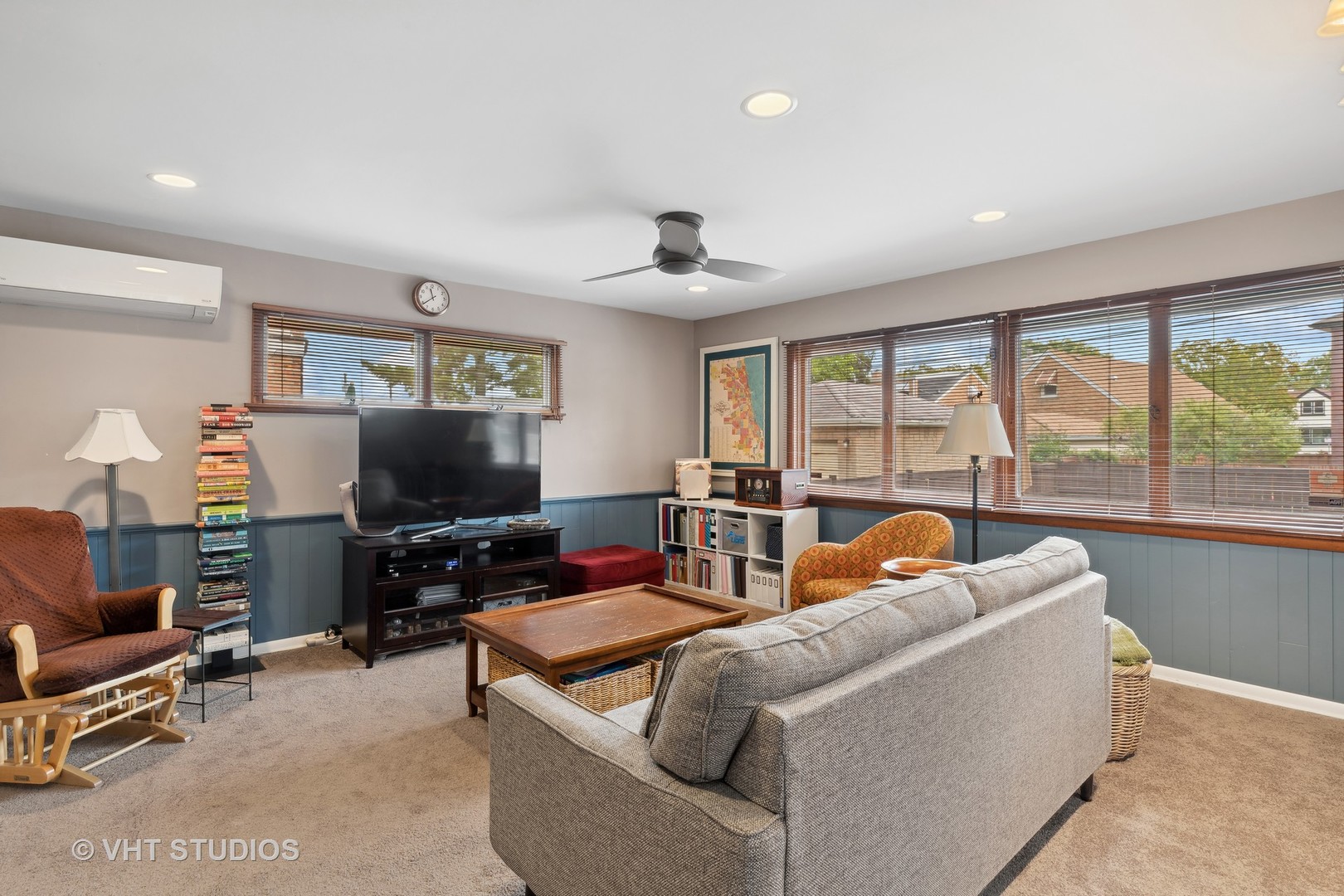 7119 N Melvina Avenue