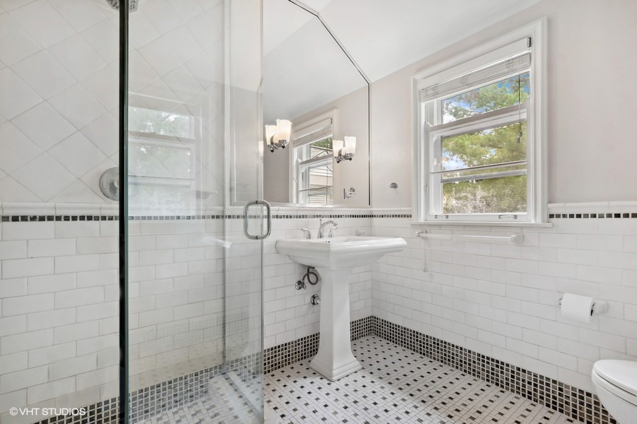 1373 Ashland Lane