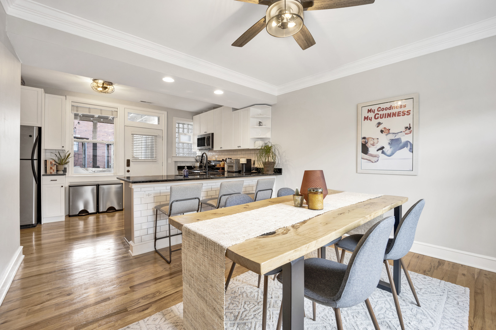 2232 W Roscoe Street Unit: 3
