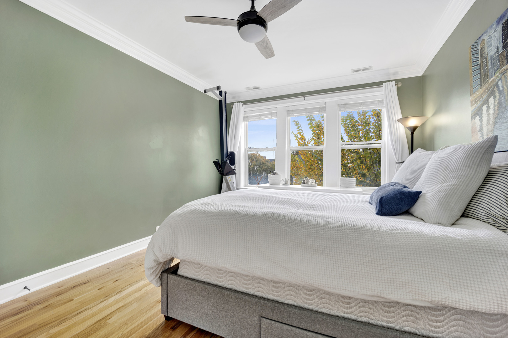 2232 W Roscoe Street Unit: 3