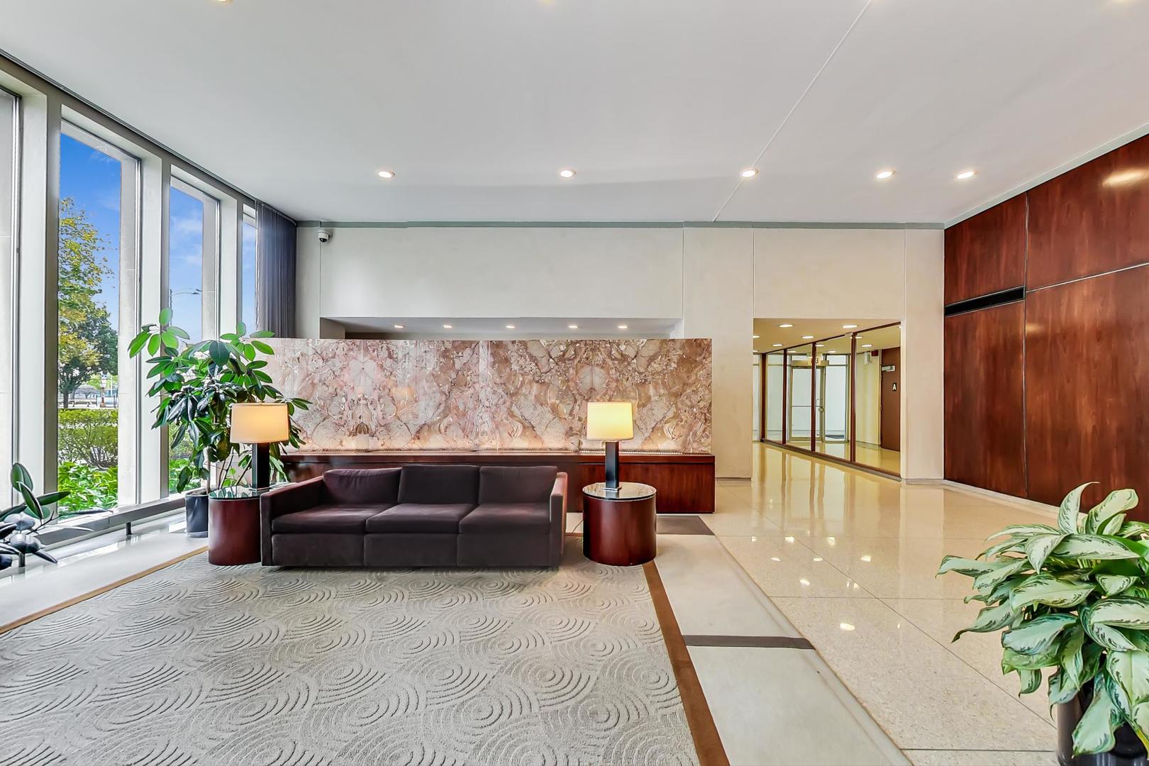 3550 N Lake Shore Drive Unit: 1408