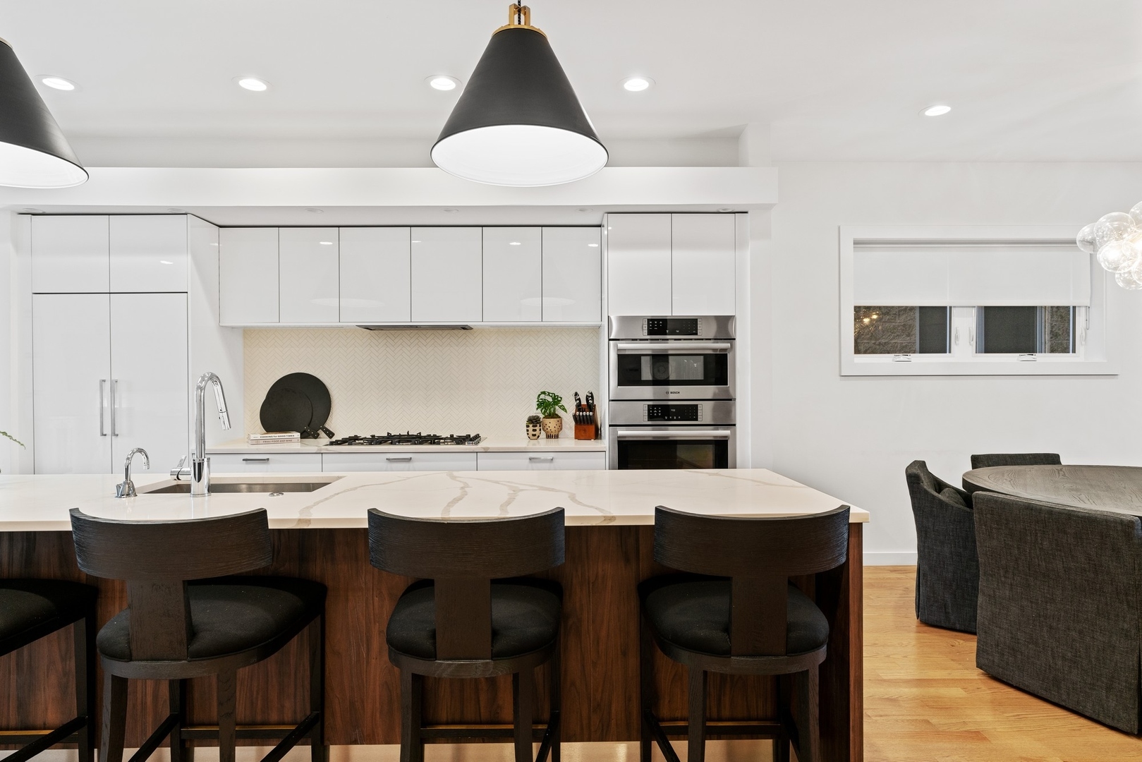 2237 N Hoyne Avenue Unit: 1S