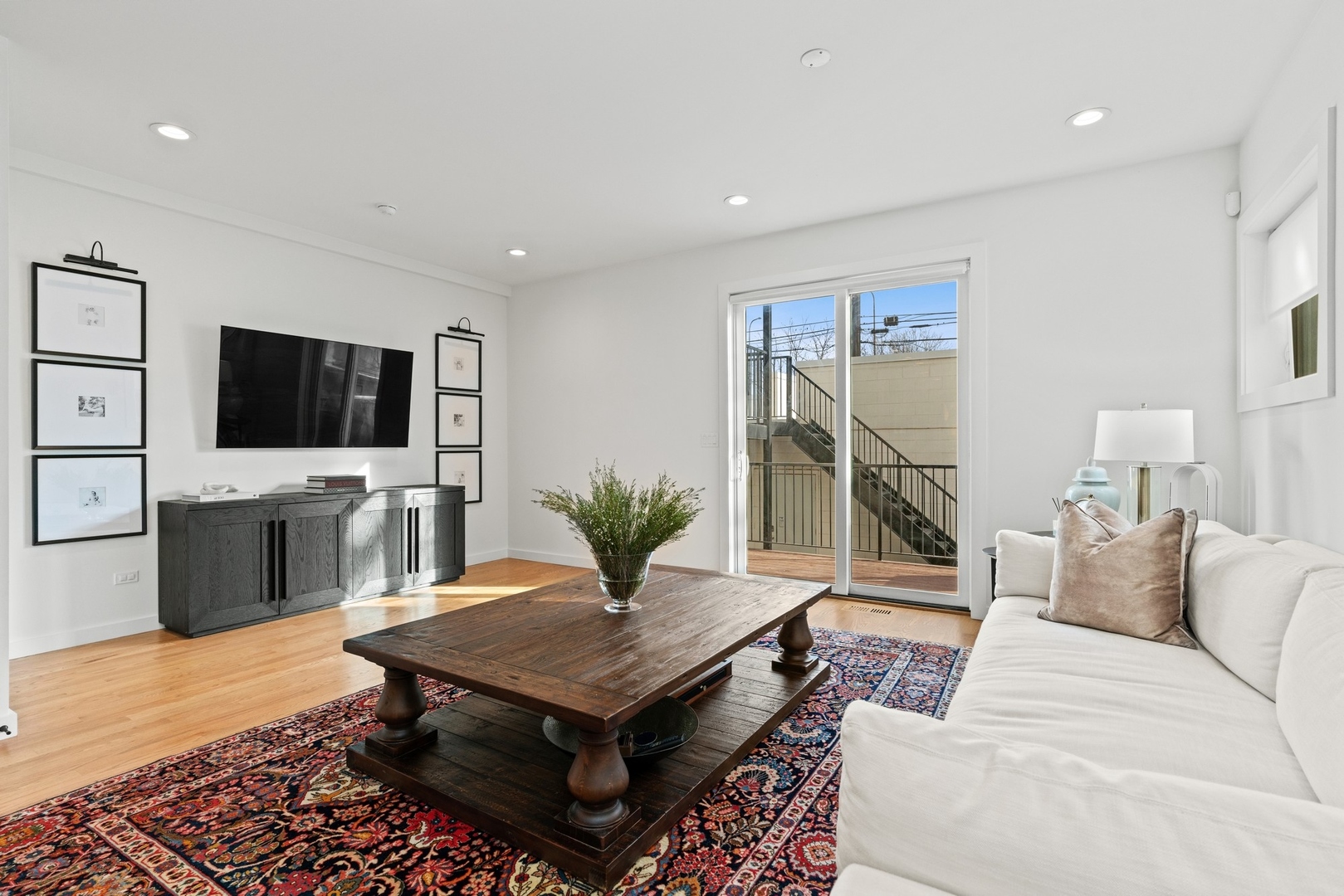 2237 N Hoyne Avenue Unit: 1S