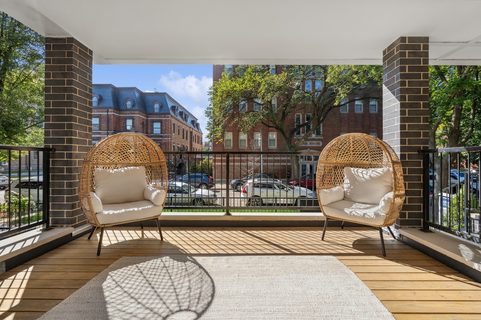 2237 N Hoyne Avenue Unit: 1S