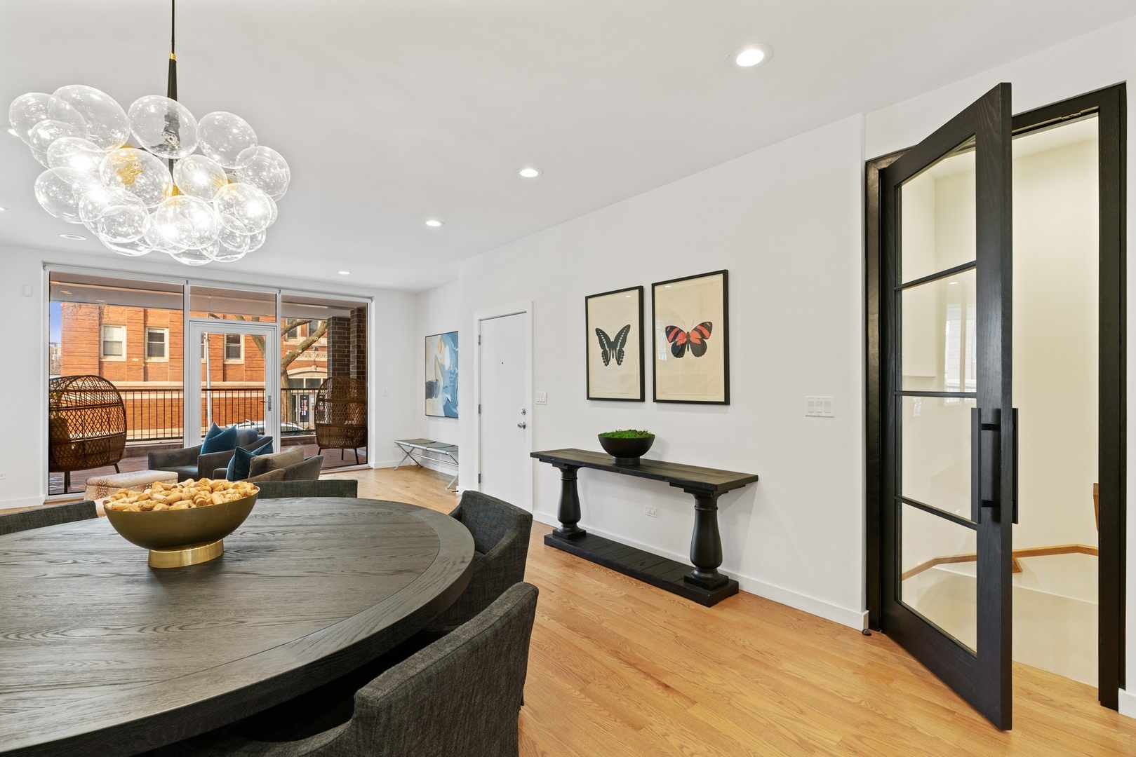 2237 N Hoyne Avenue Unit: 1S
