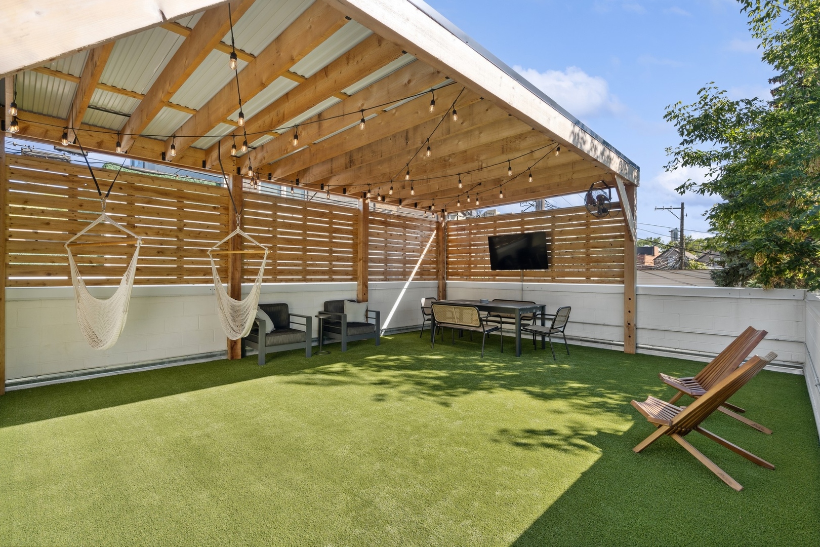 2237 N Hoyne Avenue Unit: 1S