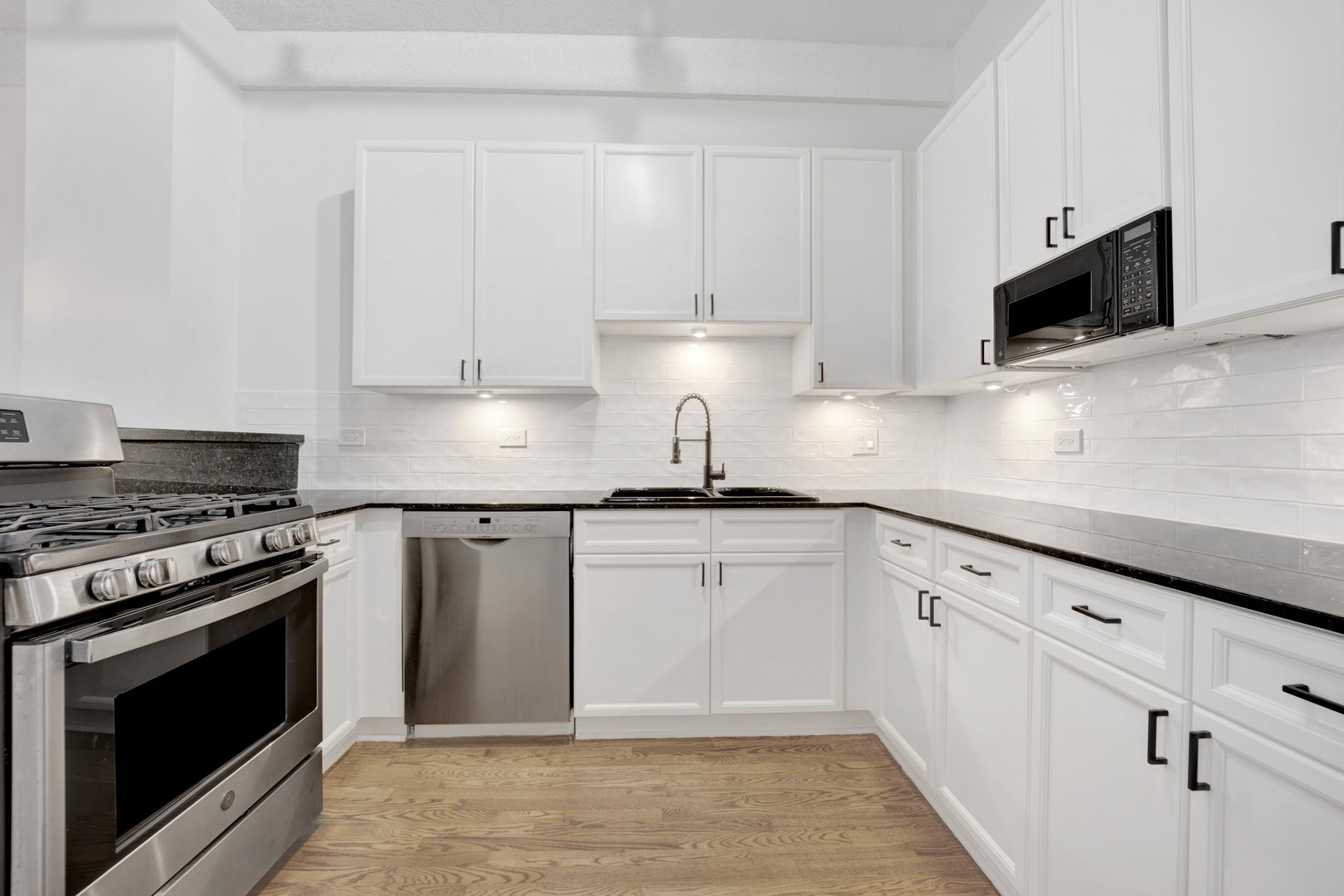 161 W HARRISON Street Unit: 1006