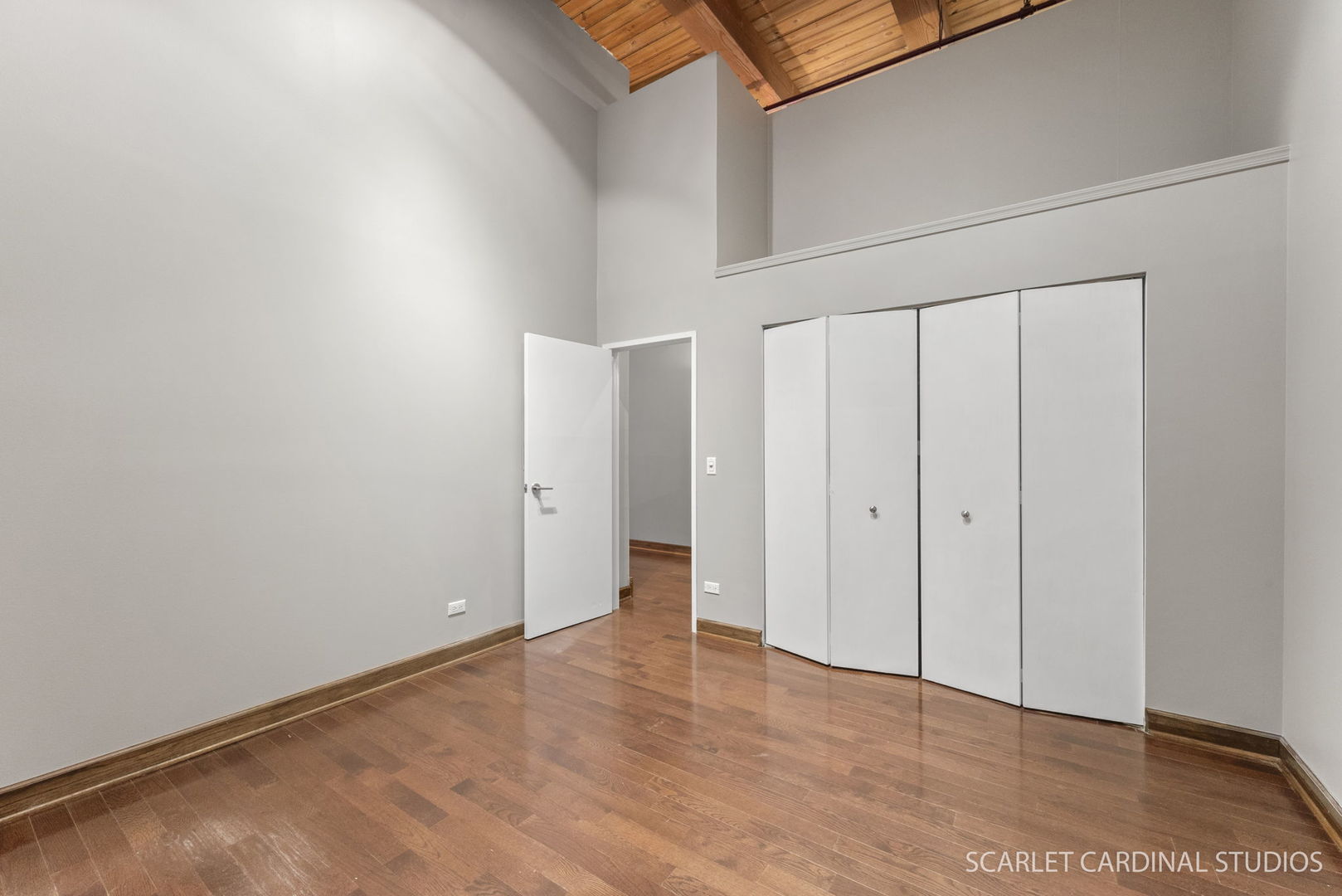 1733 W Irving Park Road Unit: 215