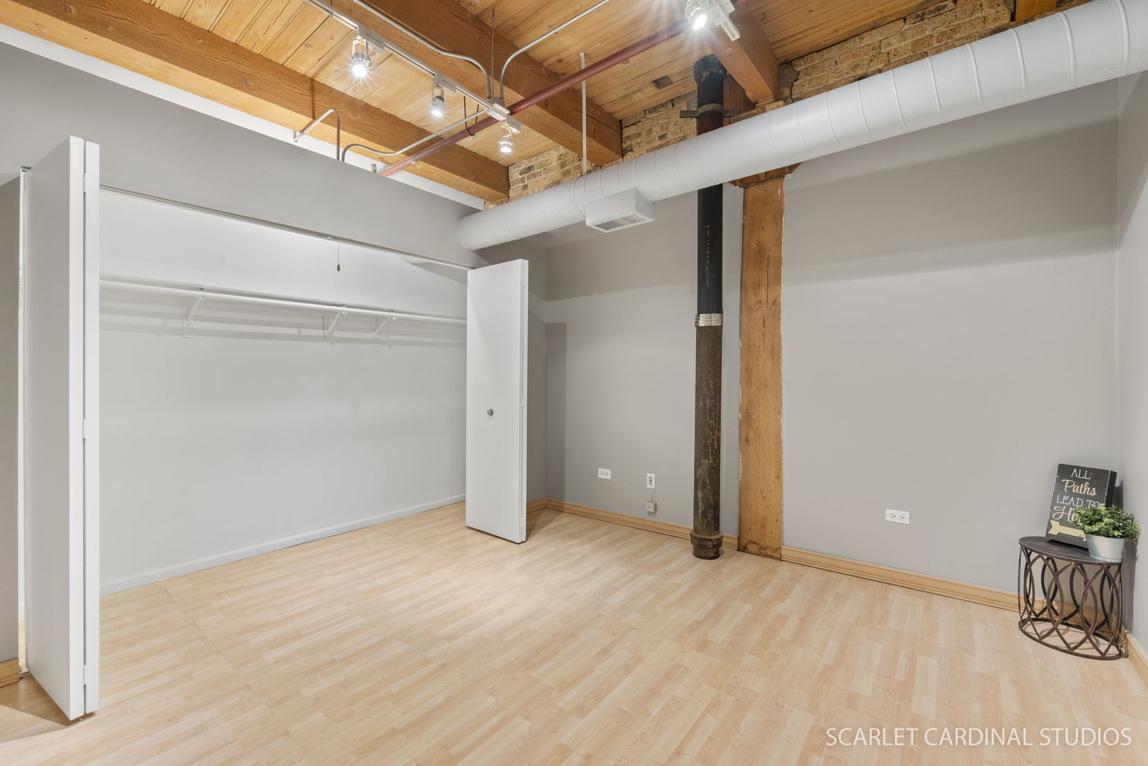 1733 W Irving Park Road Unit: 215