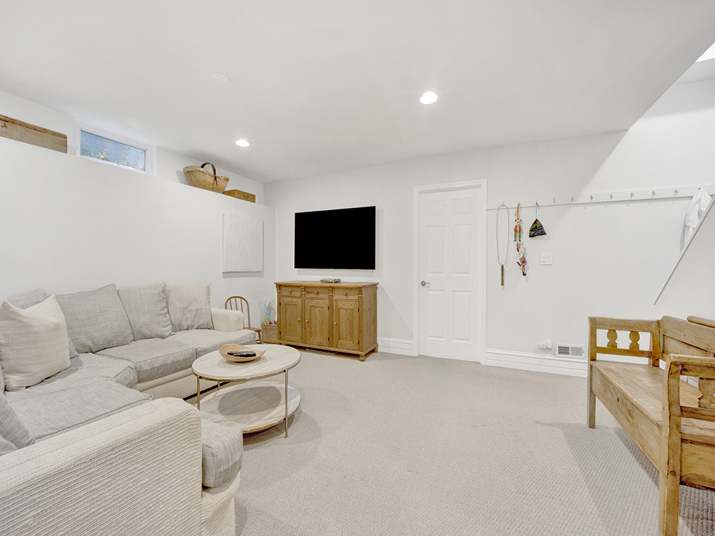 2841 N Wolcott Avenue Unit: C