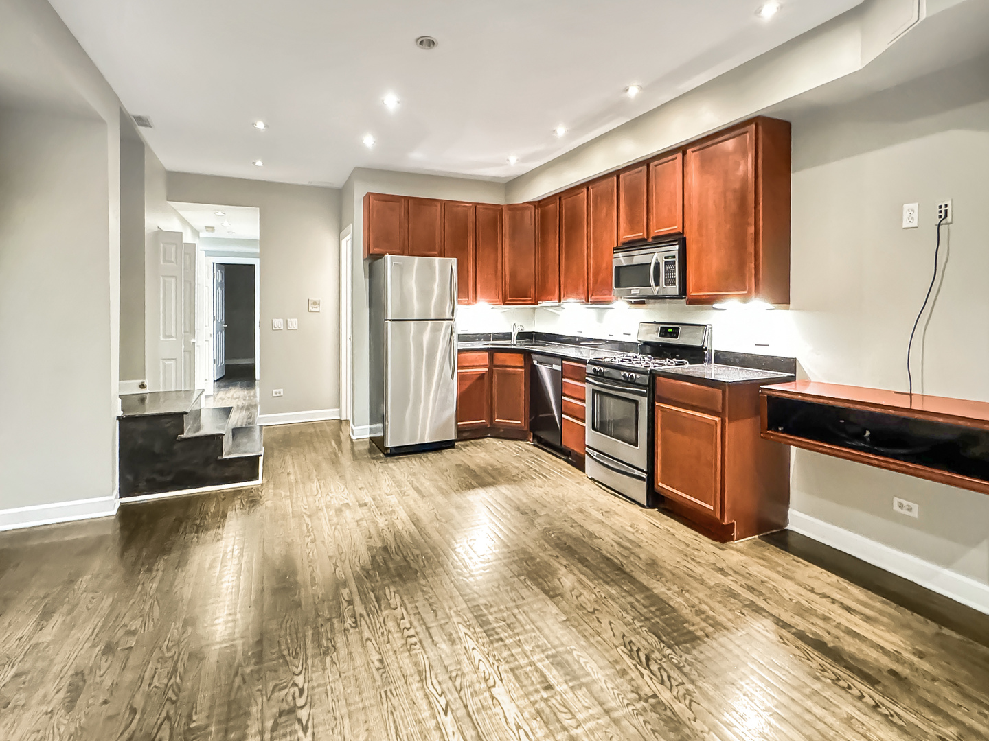 2535 W Berwyn Avenue Unit: G