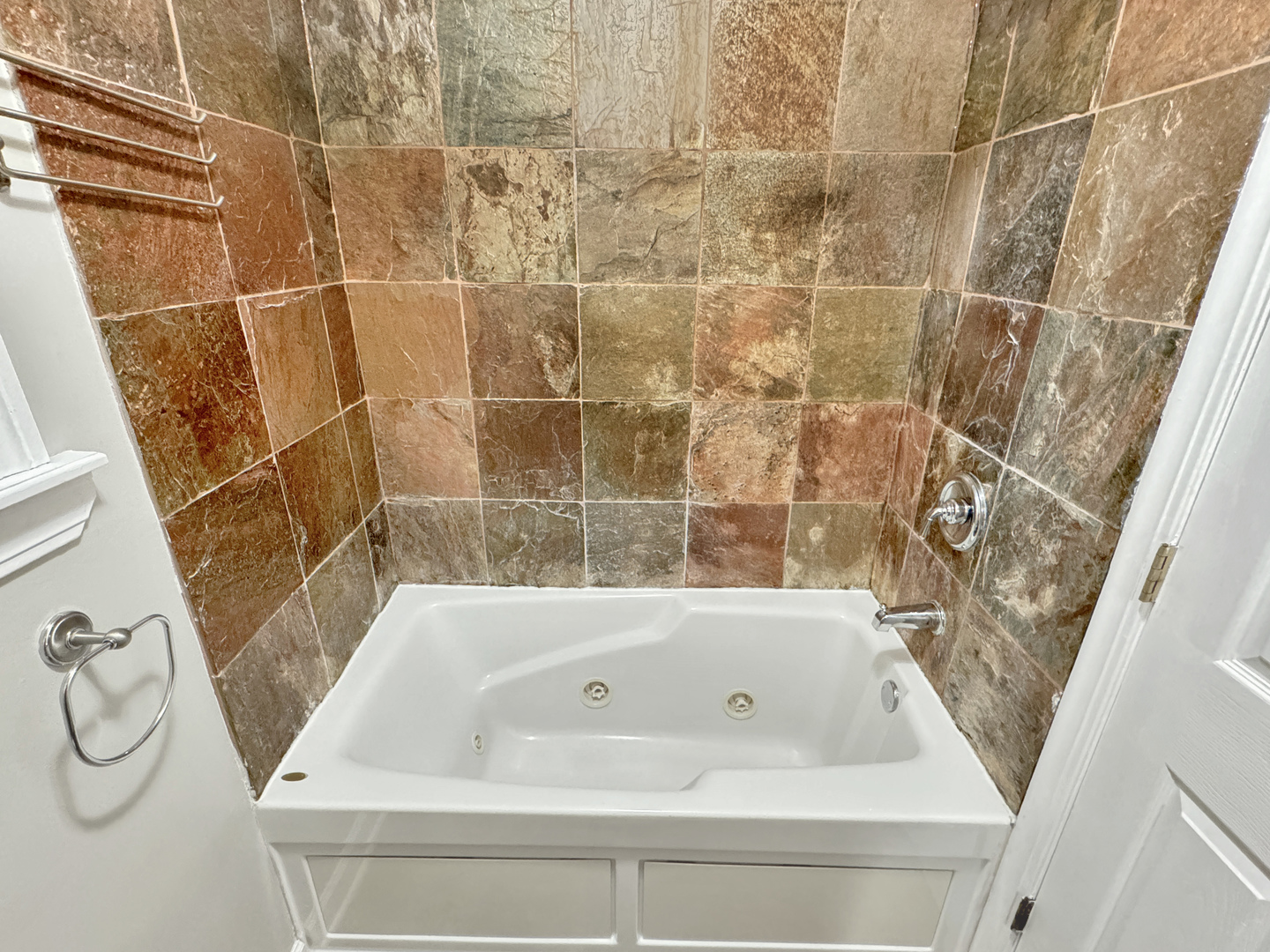 2535 W Berwyn Avenue Unit: G