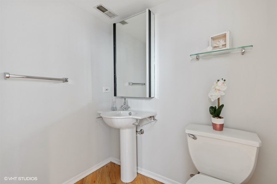 2614 N Clybourn Avenue Unit: 214