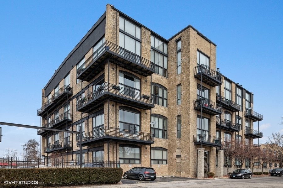 2614 N Clybourn Avenue Unit: 214