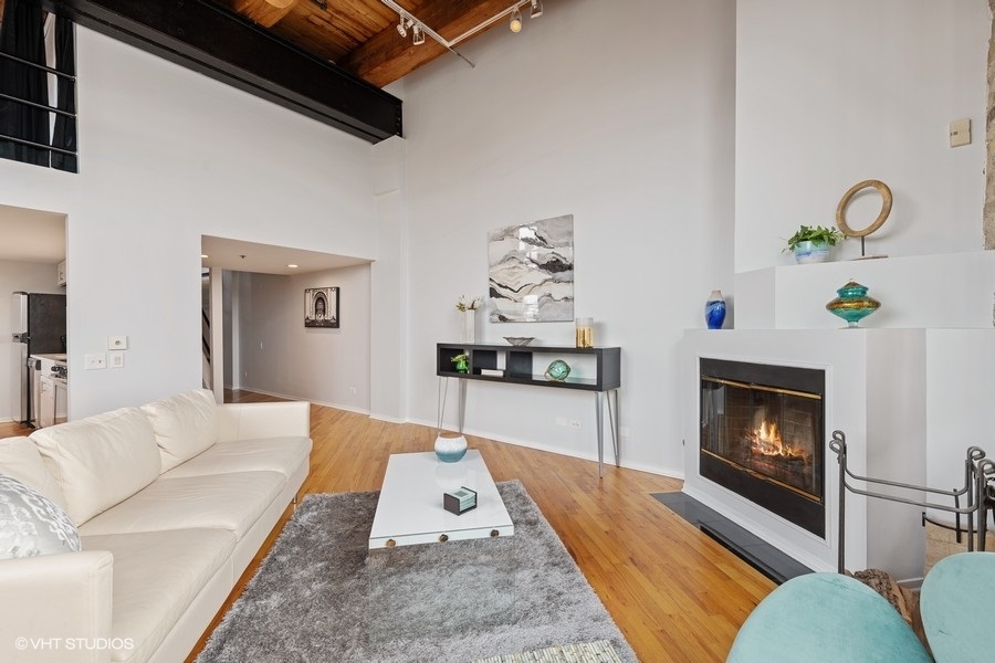 2614 N Clybourn Avenue Unit: 214
