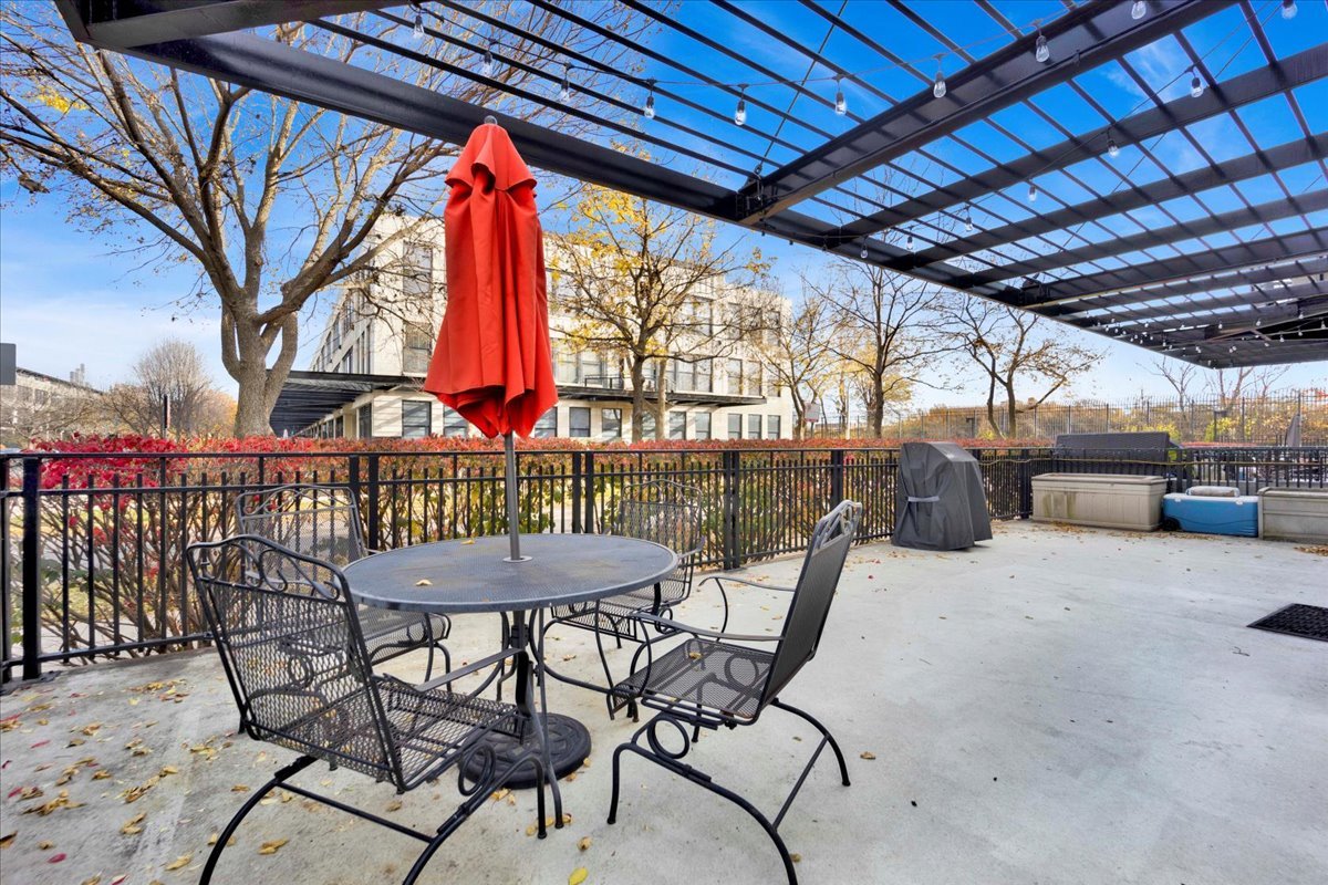 1111 W 15th Street Unit: 122