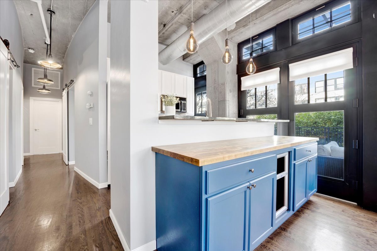 1111 W 15th Street Unit: 122