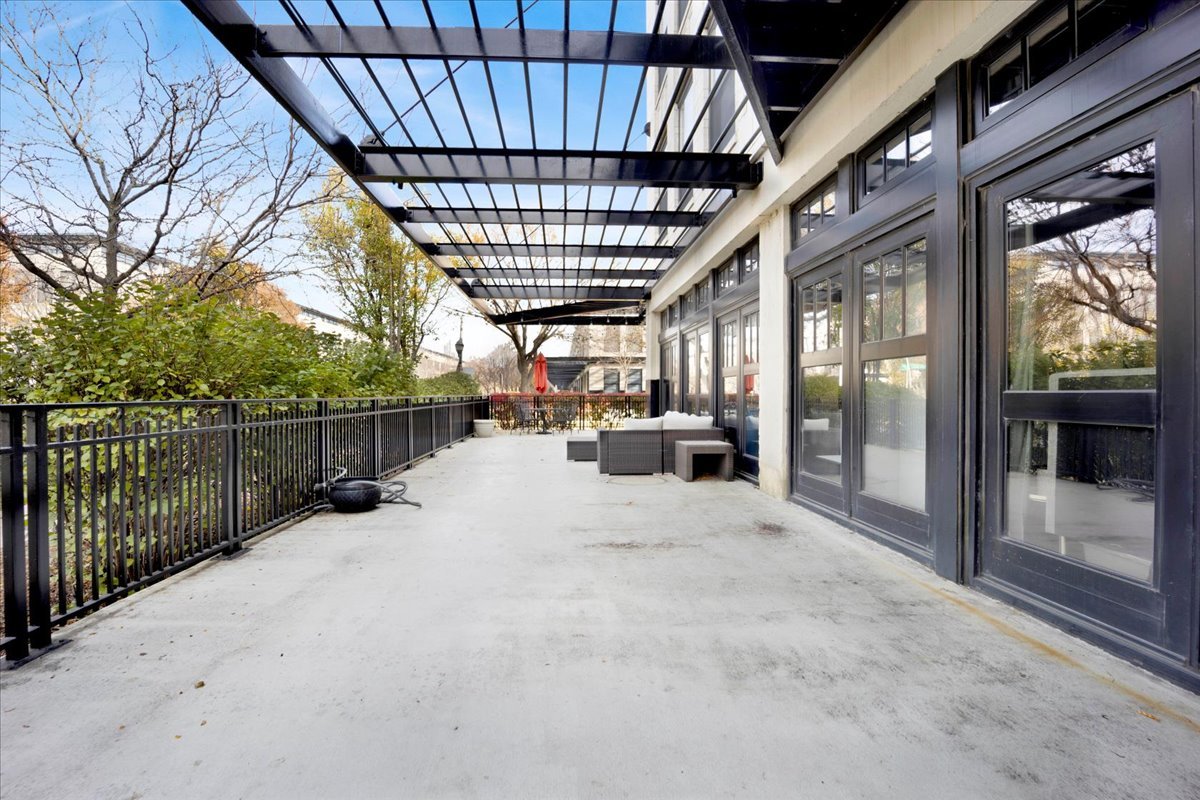 1111 W 15th Street Unit: 122