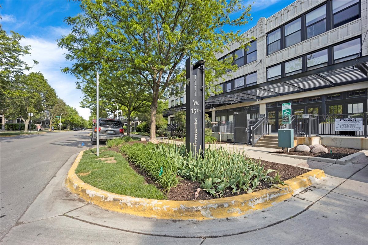 1111 W 15th Street Unit: 122