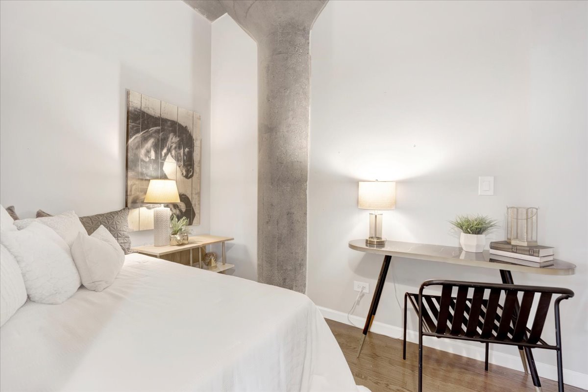 1111 W 15th Street Unit: 122