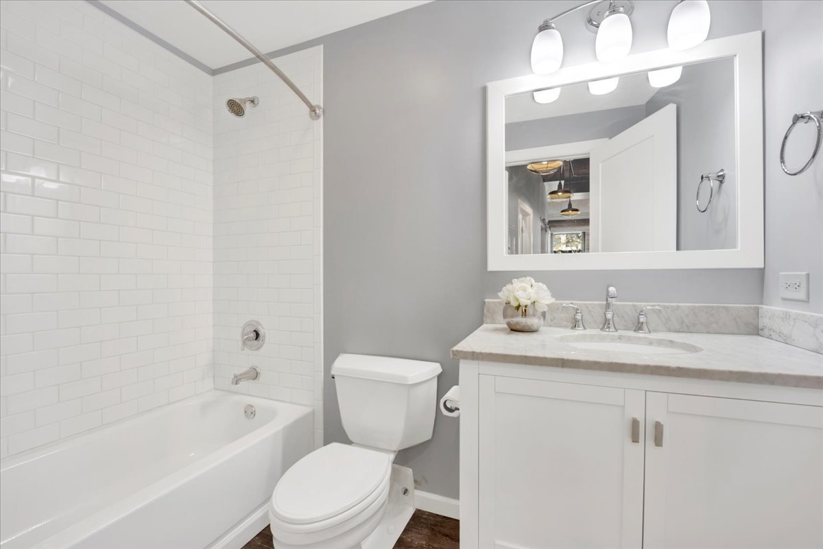 1111 W 15th Street Unit: 122