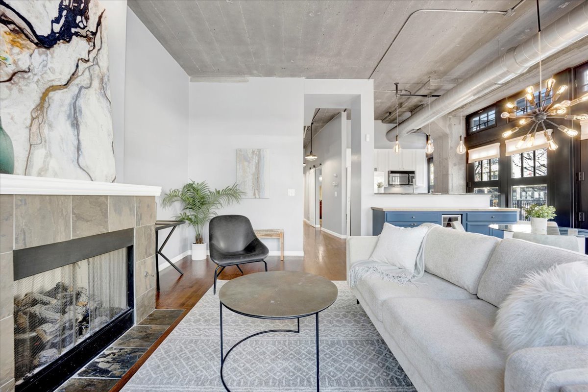 1111 W 15th Street Unit: 122