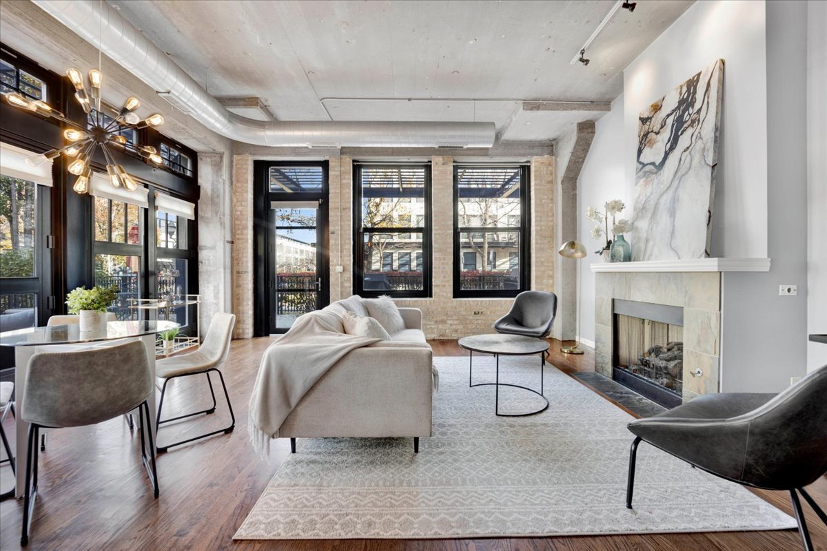 1111 W 15th Street Unit: 122
