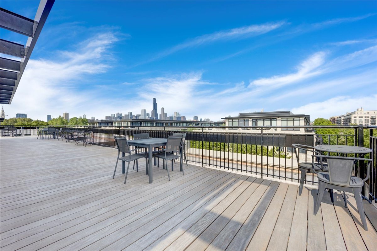 1111 W 15th Street Unit: 122