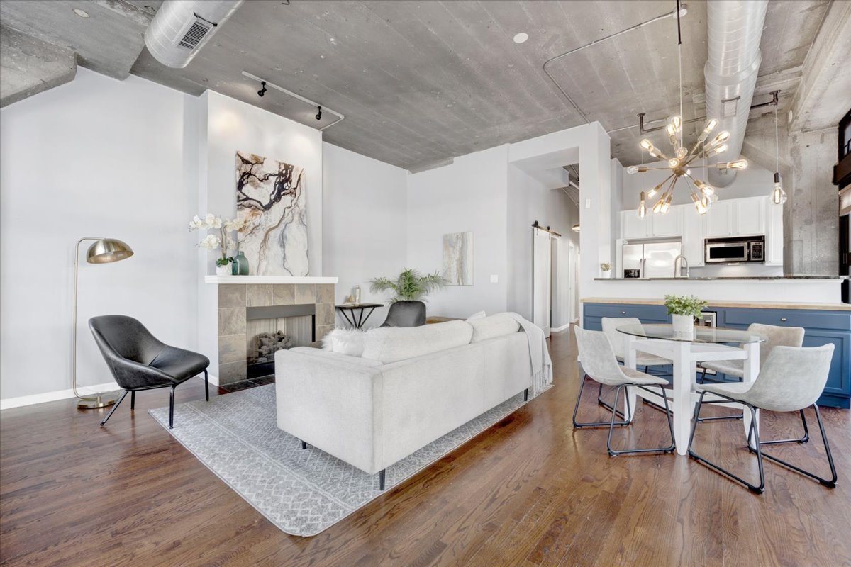 1111 W 15th Street Unit: 122