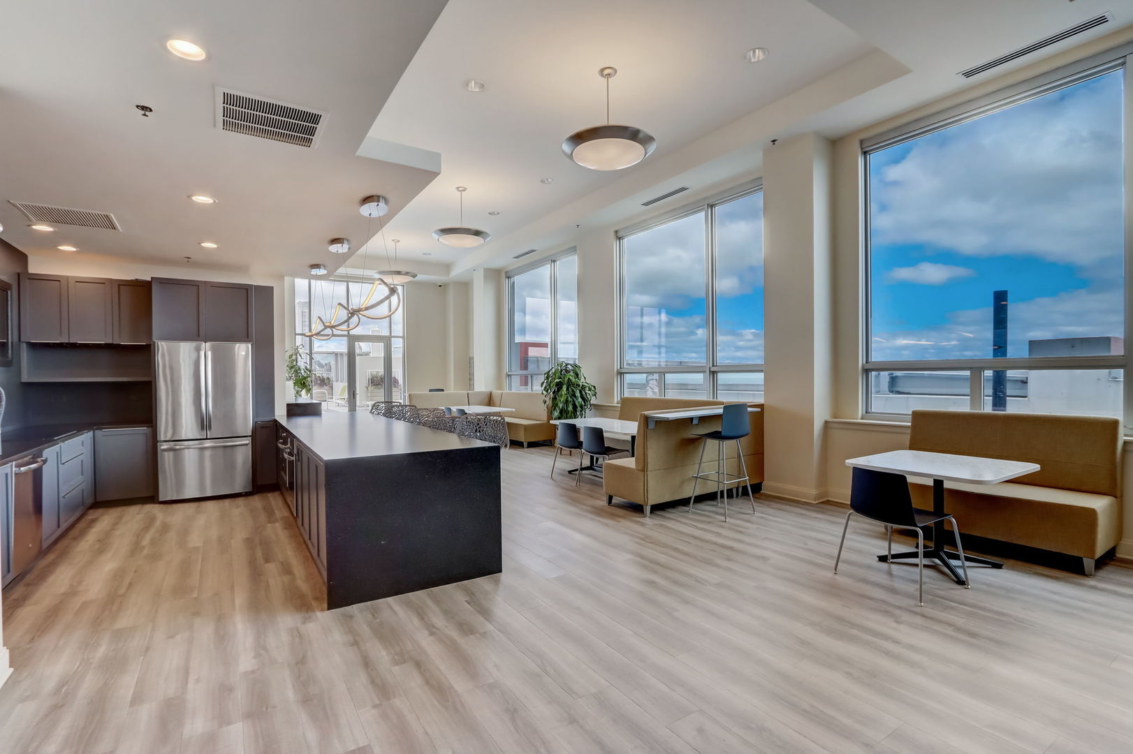 1841 S Calumet Avenue Unit: 1506